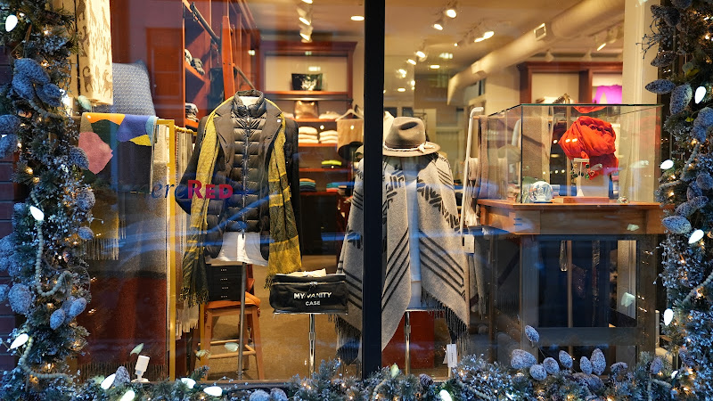 CashmereRED - Clothing store in Telluride