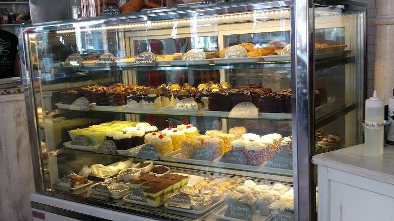 Carmella's Cafe and Dessert Bar - Dessert restaurant in Charleston