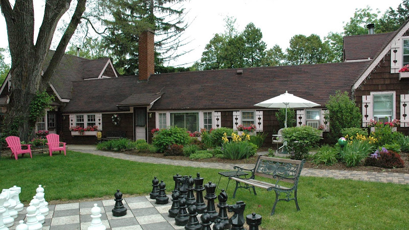 Lazy Cloud Bed and Breakfast - Bed & breakfast in Fontana-On-Geneva Lake