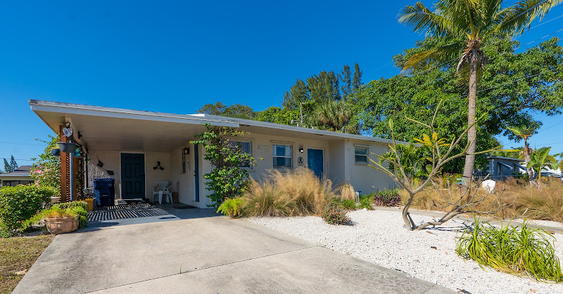 Rent The Crafty Mermaid - West Palm Beach - Vacation home rental agency in West Palm Beach