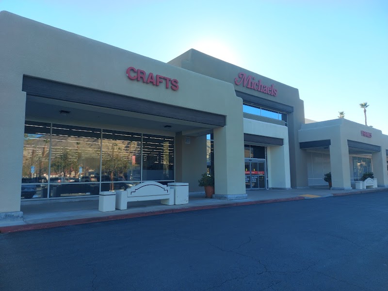 Town Center Plaza - Shopping mall in Palm Desert