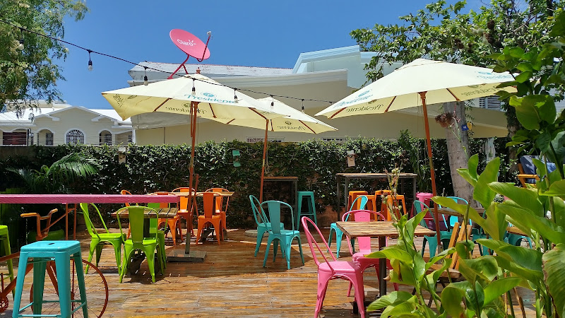 Plaza 40 - Restaurant in Calle Duarte 40