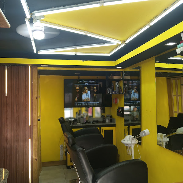 Black and yellow barber shop - Barber shop in Puerto Plata 57000