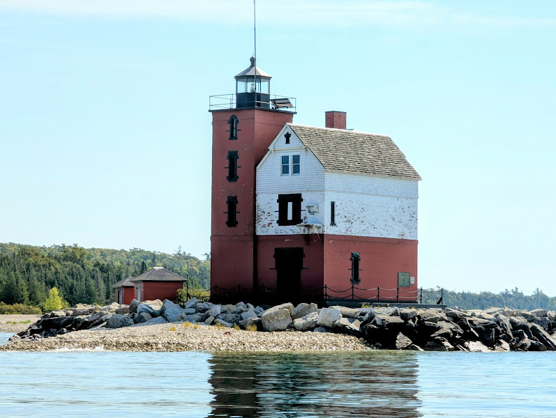 Brown Eyed Girl Charters - Boat tour agency in Mackinac Island