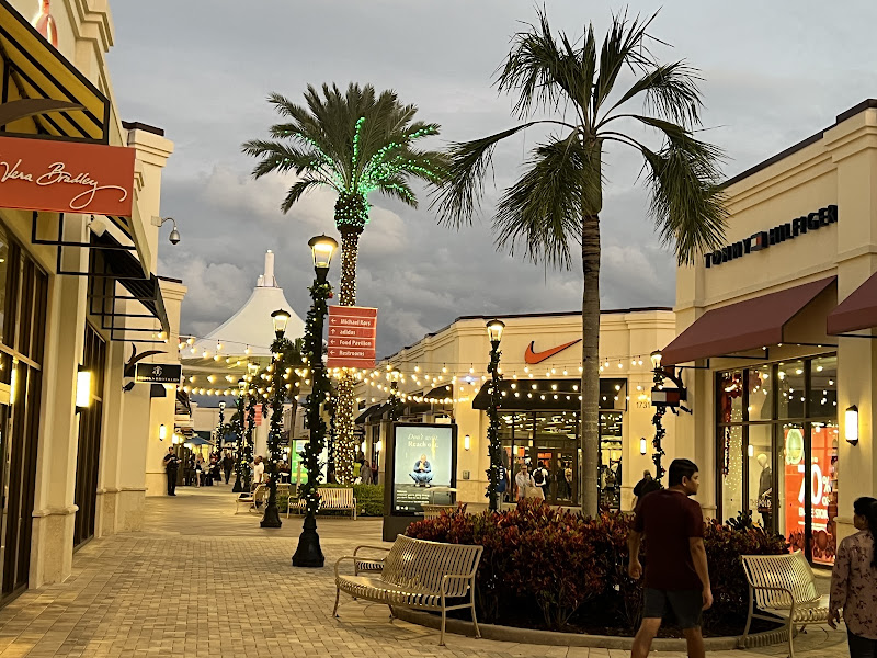 Tanger Outlets West Palm Beach - Shopping mall in West Palm Beach
