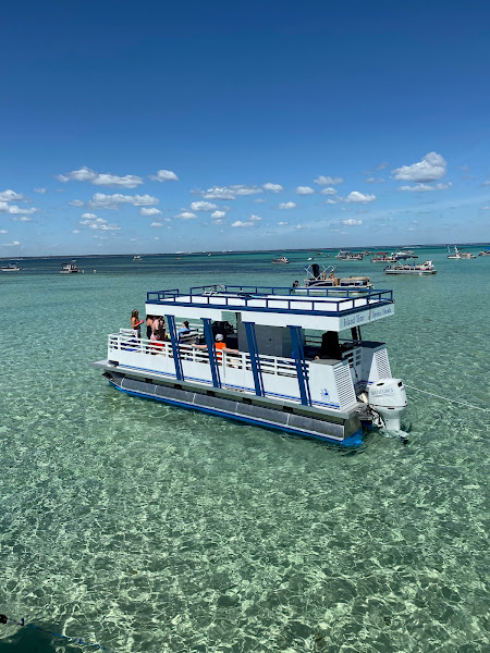 Destin Pontoon Charters - Boat rental service in Destin