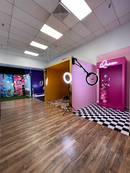 The Selfie Showroom - Tourist attraction in Jacksonville