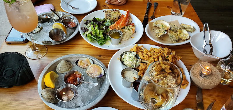 Blue Island Oyster Bar and Seafood - Seafood restaurant in Denver