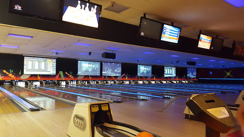 Bowlero Union Hills - Bowling alley in Phoenix