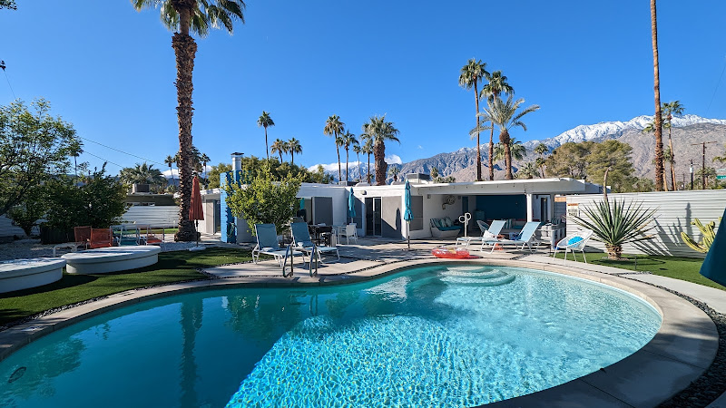 Poolside Vacation Rentals Inc. - Vacation home rental agency in Palm Springs