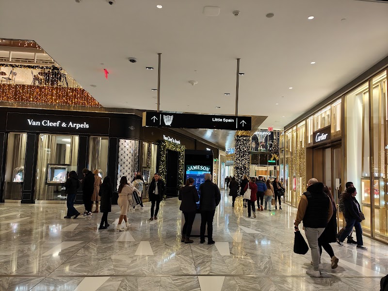 Hudson Yards - Shopping mall in New York