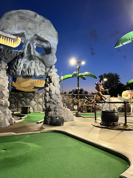 Sky Pirates of Mermaid Bay Mini Golf - Miniature golf course in Pigeon Forge