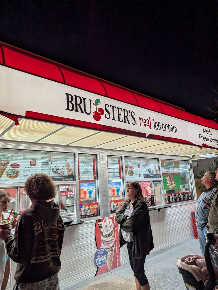 Bruster's Real Ice Cream photo