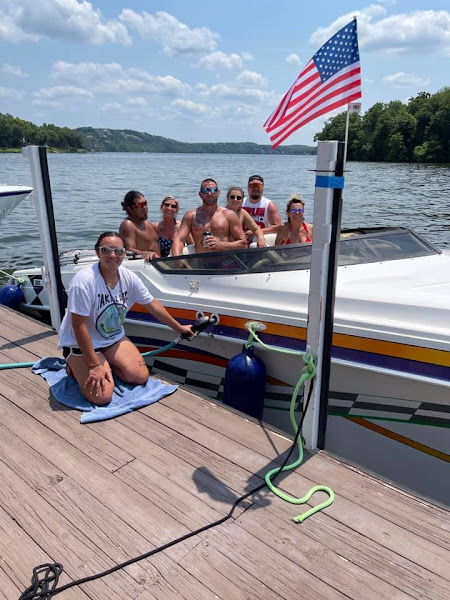 Adventure Boat Rentals - North Lake Ozark - Boat rental service in Eldon