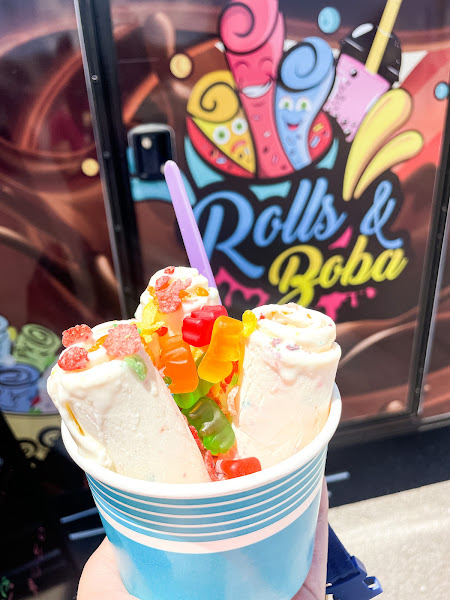 Rolls & Boba Hand Rolled ice cream & Bubble tea - Ice cream shop in Destin
