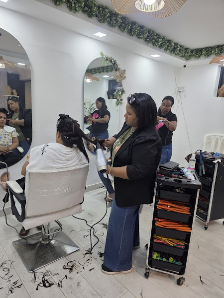 Salón Rizadisimo - Beauty salon in C. 2