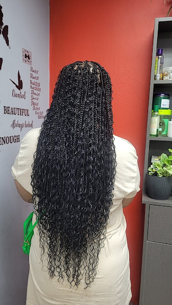 GERRI'S ESSENCE ALL NATURAL UNI-SEX SALON