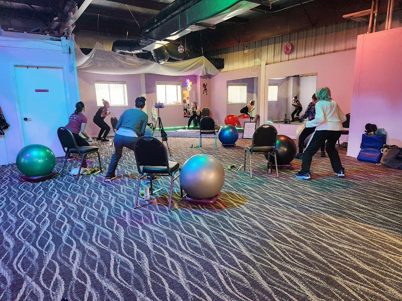 Shake it with Stesha Fitness Studio - Fitness center in Elkhorn