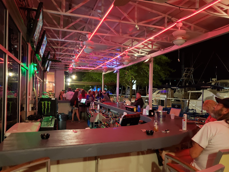 Sandshaker at the wharf - Bar in Orange Beach