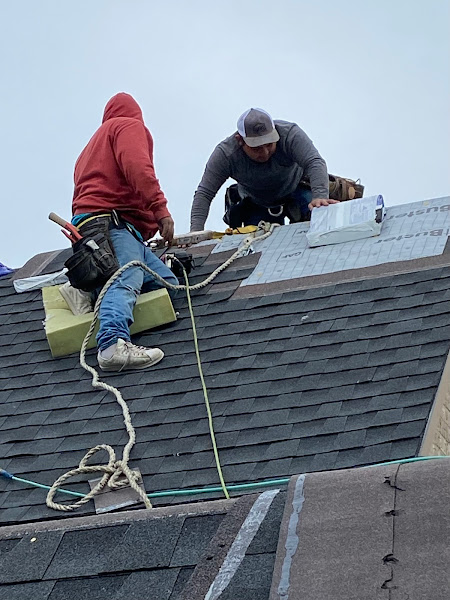 Roofer Chicks - Roofing contractor in New Braunfels