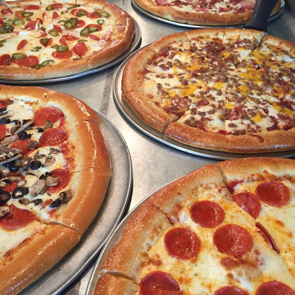 Bosses Pizza, Wings & Burgers New Braunfels - Pizza restaurant in New Braunfels