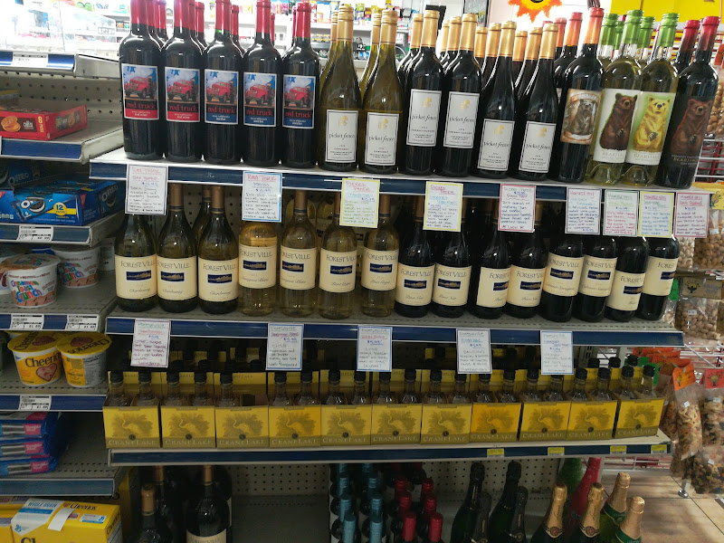 Memorial Beach Market - Supermarket in Healdsburg