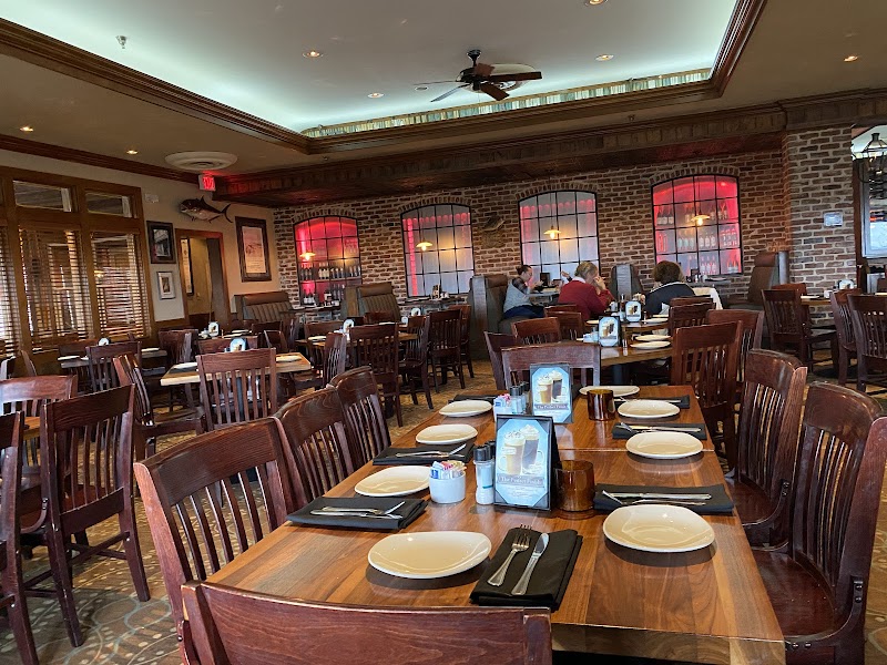 Landry's Seafood House - Steak house in Branson