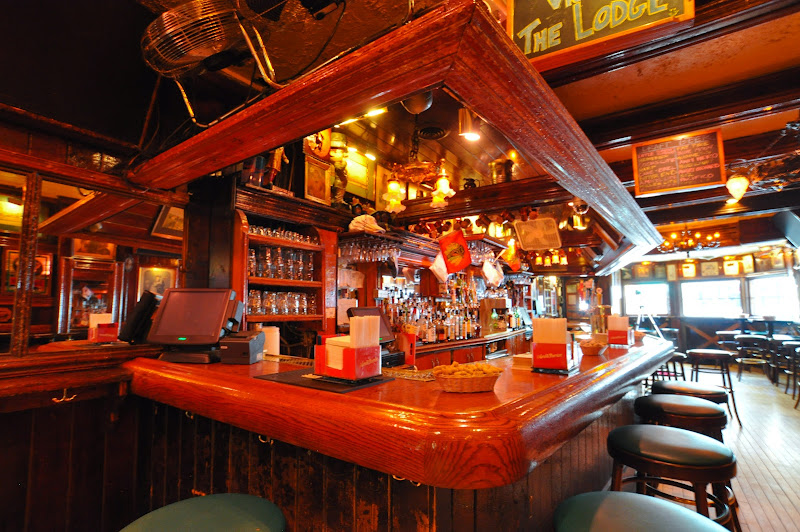 The Lodge Tavern - Bar in Chicago
