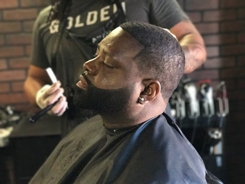 On Stage Cut & Style - Barber shop in Denver