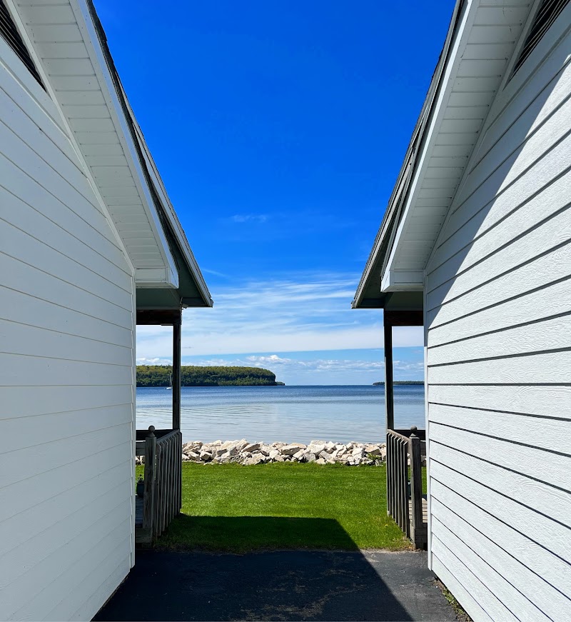 Evergreen Beachside Vacation Rentals - Motel in Ephraim