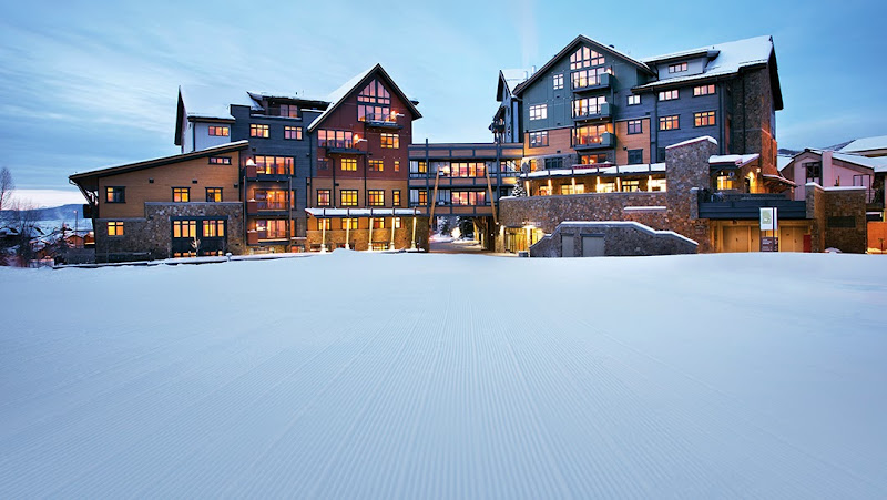 One Steamboat Place