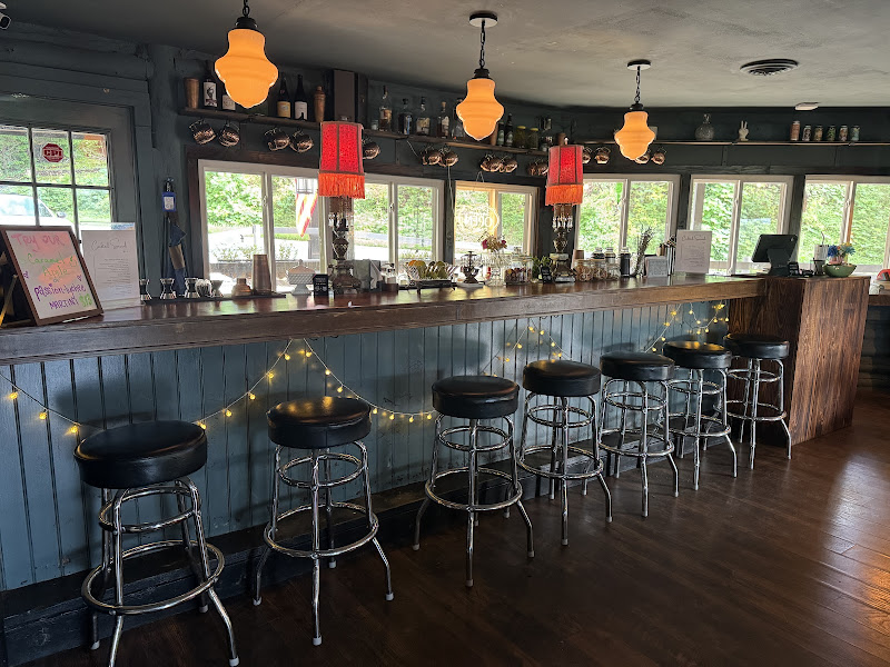 Canoe Kitchen and Bar