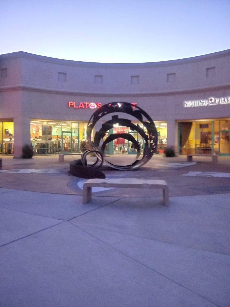 Waring Plaza - Shopping mall in Palm Desert
