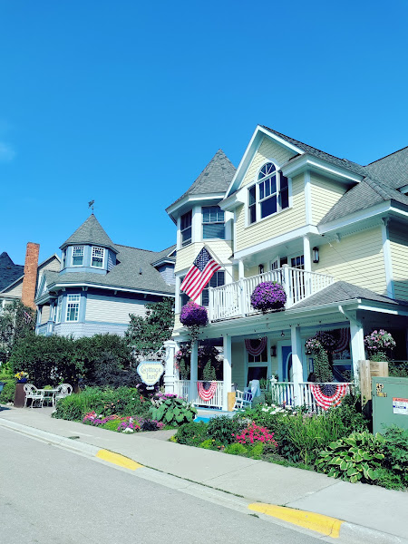 Vintage Glam Salon - Beauty salon in Mackinac Island