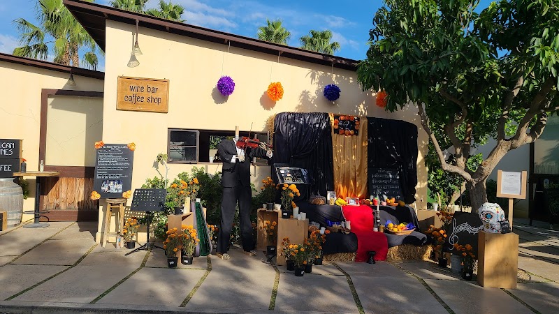 El Wine Shop at Flora Farms - Wine bar in Cam. Privado