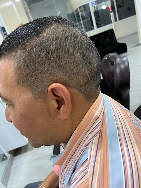 The Diamond Barber shop - Barber shop in Av. Manolo Tavarez Justo