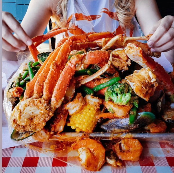 Lowcountry Lakeview - Seafood restaurant in Chicago
