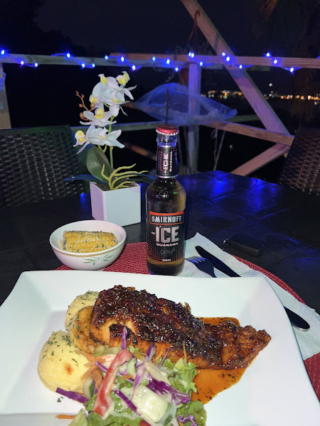 LEE'S POTS MONTEGO BAY