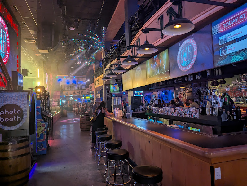 Friends in Low Places Bar & Honky-Tonk