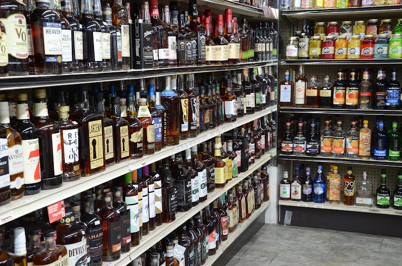 Savannah Beverage Mart - Liquor store in Savannah