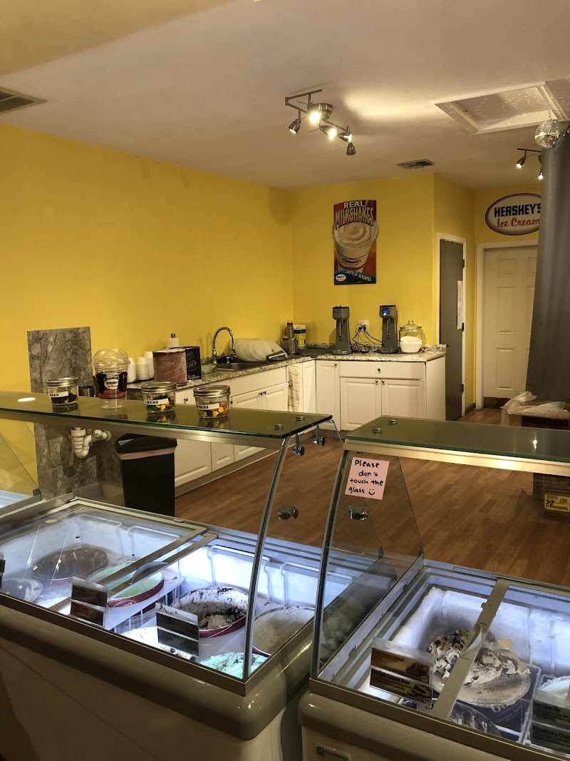 Weezy's Ice Cream photo