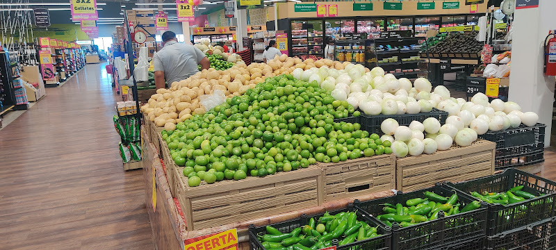 Soriana Hiper Tezal - Hypermarket in 23467 Cabo San Lucas
