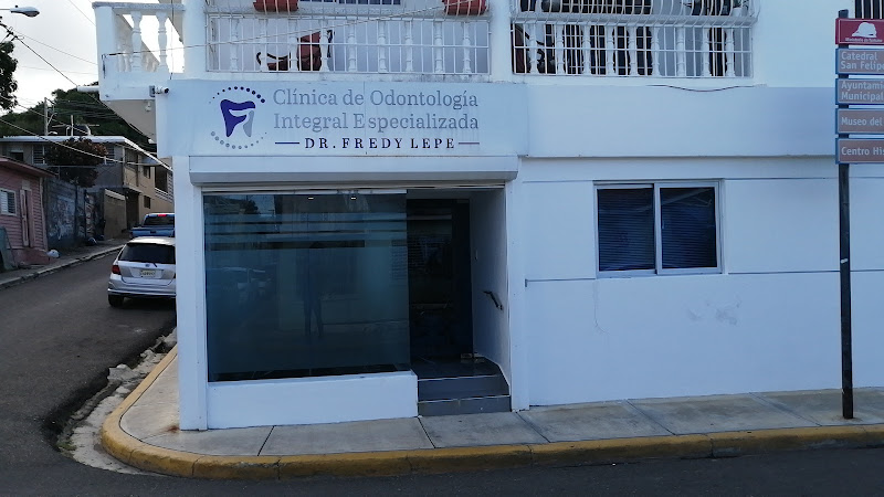 Dr. Fredy Lepe - Dental clinic in Calle Duarte