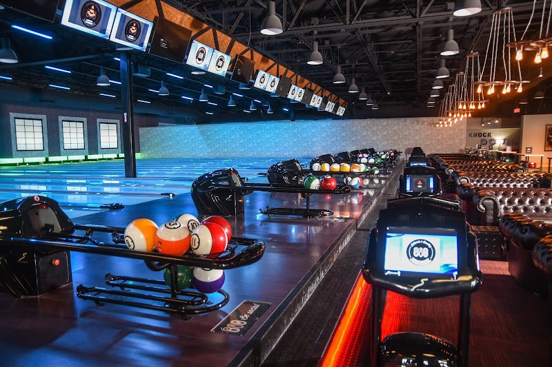 810 Entertainment - Market Common - Bowling alley in Myrtle Beach