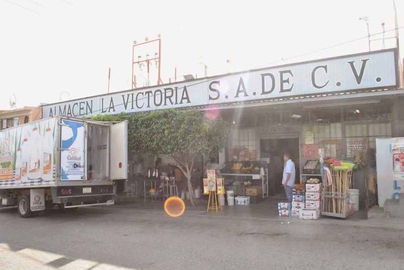 ALMACEN Y LONCHERIA LA VICTORIA - Grocery store in Downtown