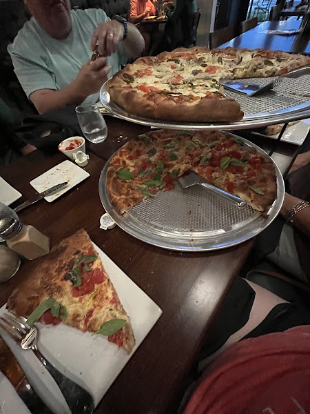 River Oaks Pizzeria - Carolina Forest