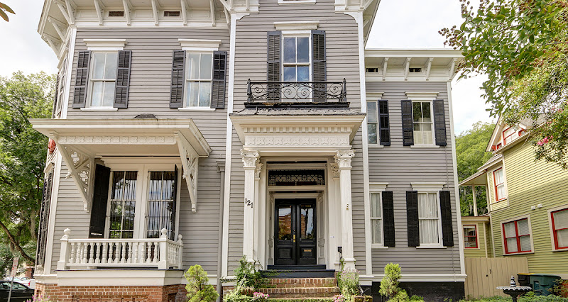 Berkshire Hathaway HomeServices Bay Street Realty Group - Real estate agency in Savannah