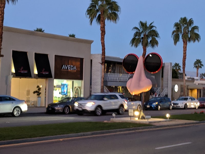President's Plaza West - Shopping mall in CA 92260