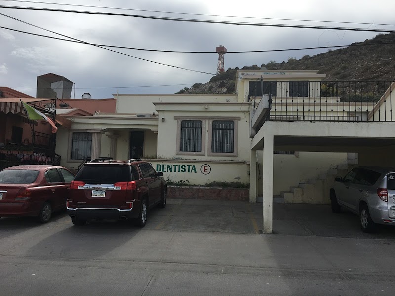 Dr. Joaquin Hernandez - Dental clinic - Dentist in El Puerto