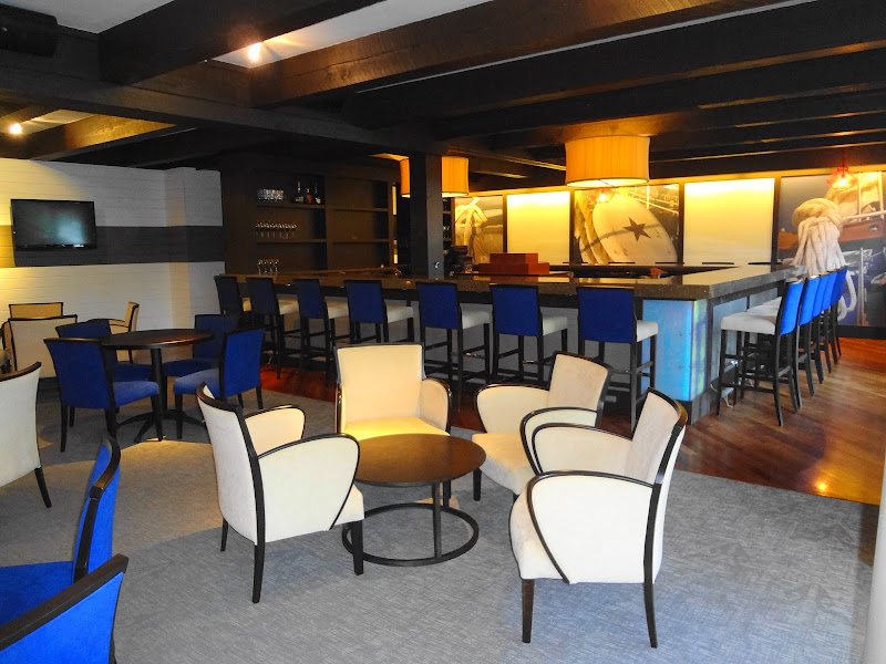 Bar West - Bar in Fontana-On-Geneva Lake